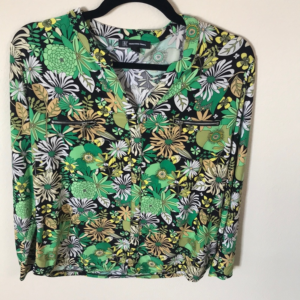 Retro but current tunic length blouse